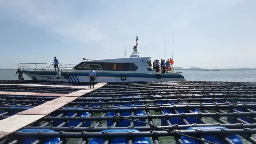 亞通資訊 | “大美邊疆”紀錄片團隊，前往考察亞通新型抗風浪蠔排！